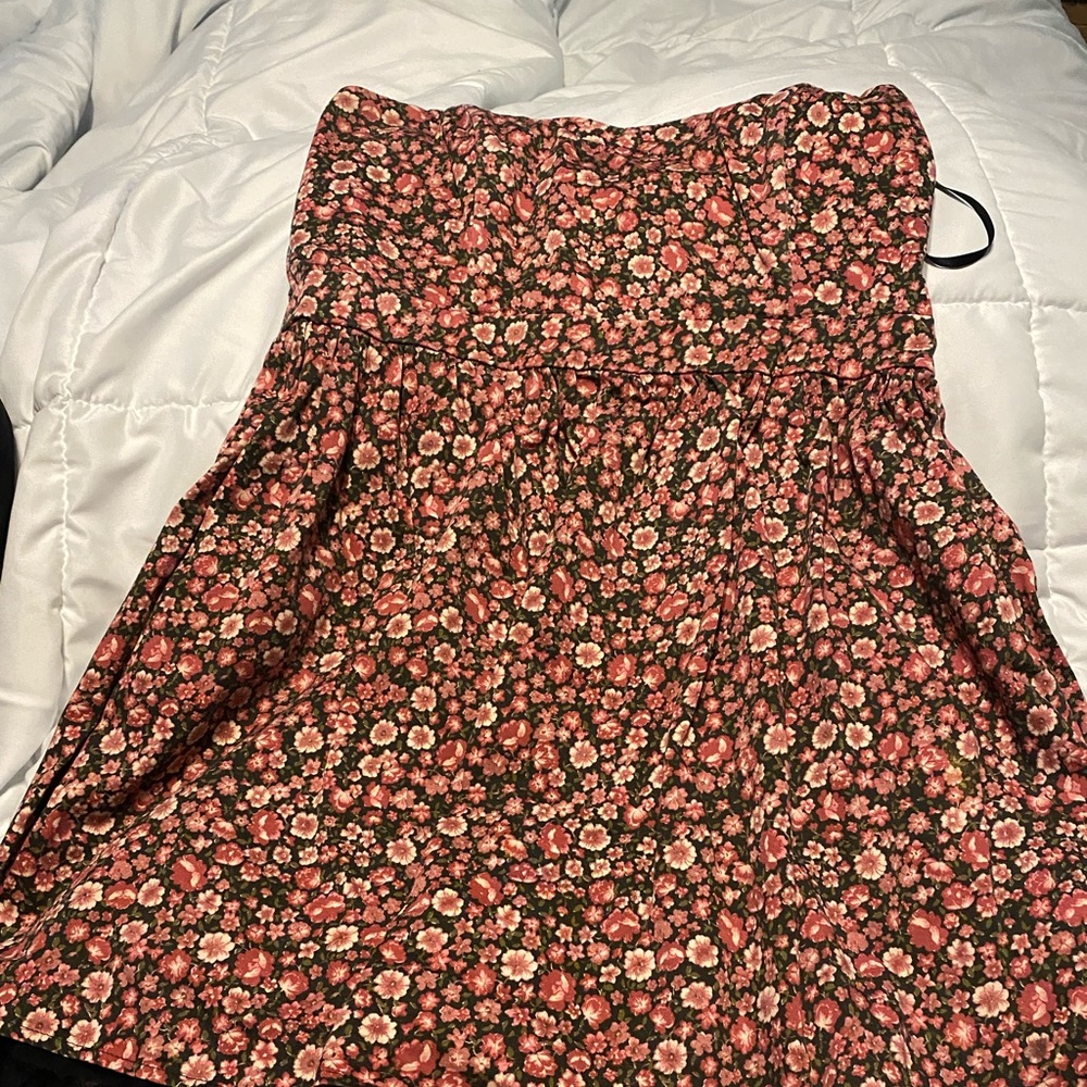 Strapless Dress with pockets.